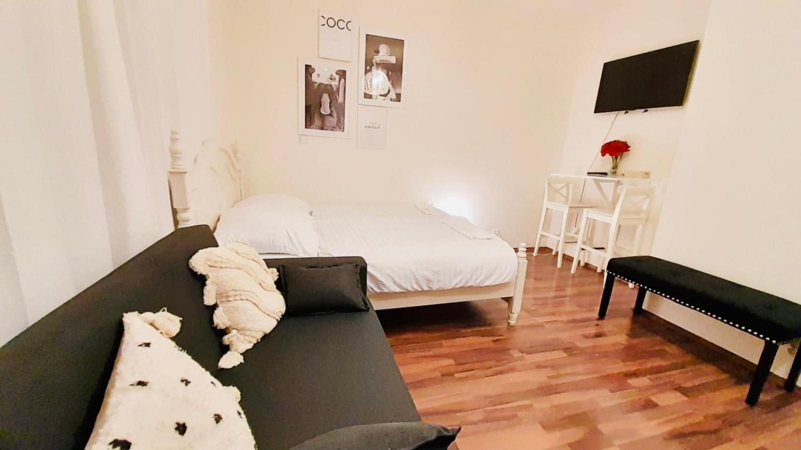 Cozy Homestay At Andel Prag Eksteriør billede